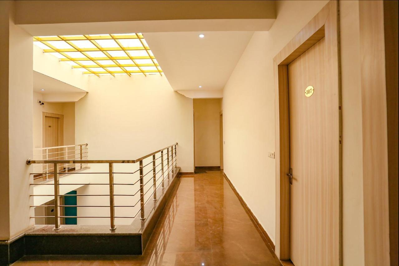 Fabhotel Skylight Inn Near Medanta Hospital Gurgaon Exterior photo