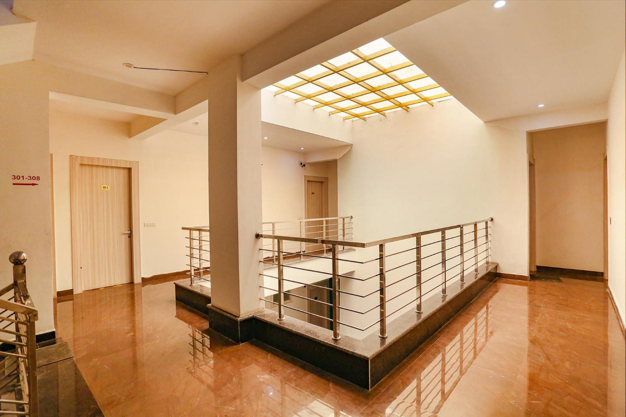 Fabhotel Skylight Inn Near Medanta Hospital Gurgaon Exterior photo
